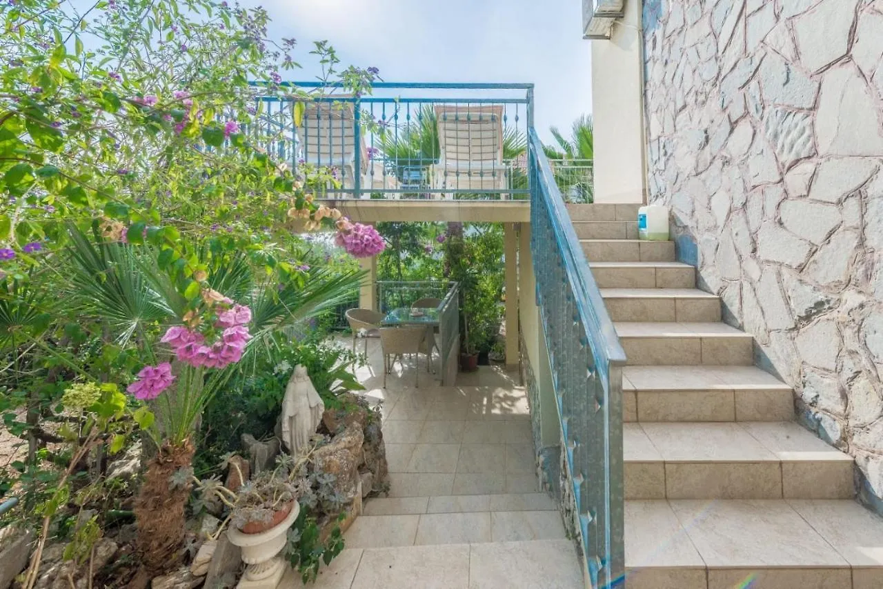 Apartments Branko - 60M From The Beach 트로기르 0*,